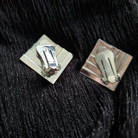 Vintage Silver Toned Square Clip on Earrings - Picture 4 of 9